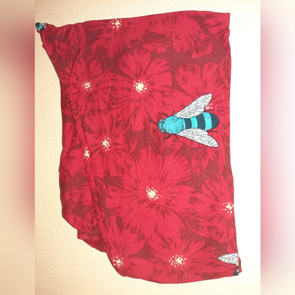 Lularoe Red T&C (Tall & Curvy) leggings